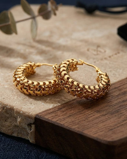Twisted golden hoops