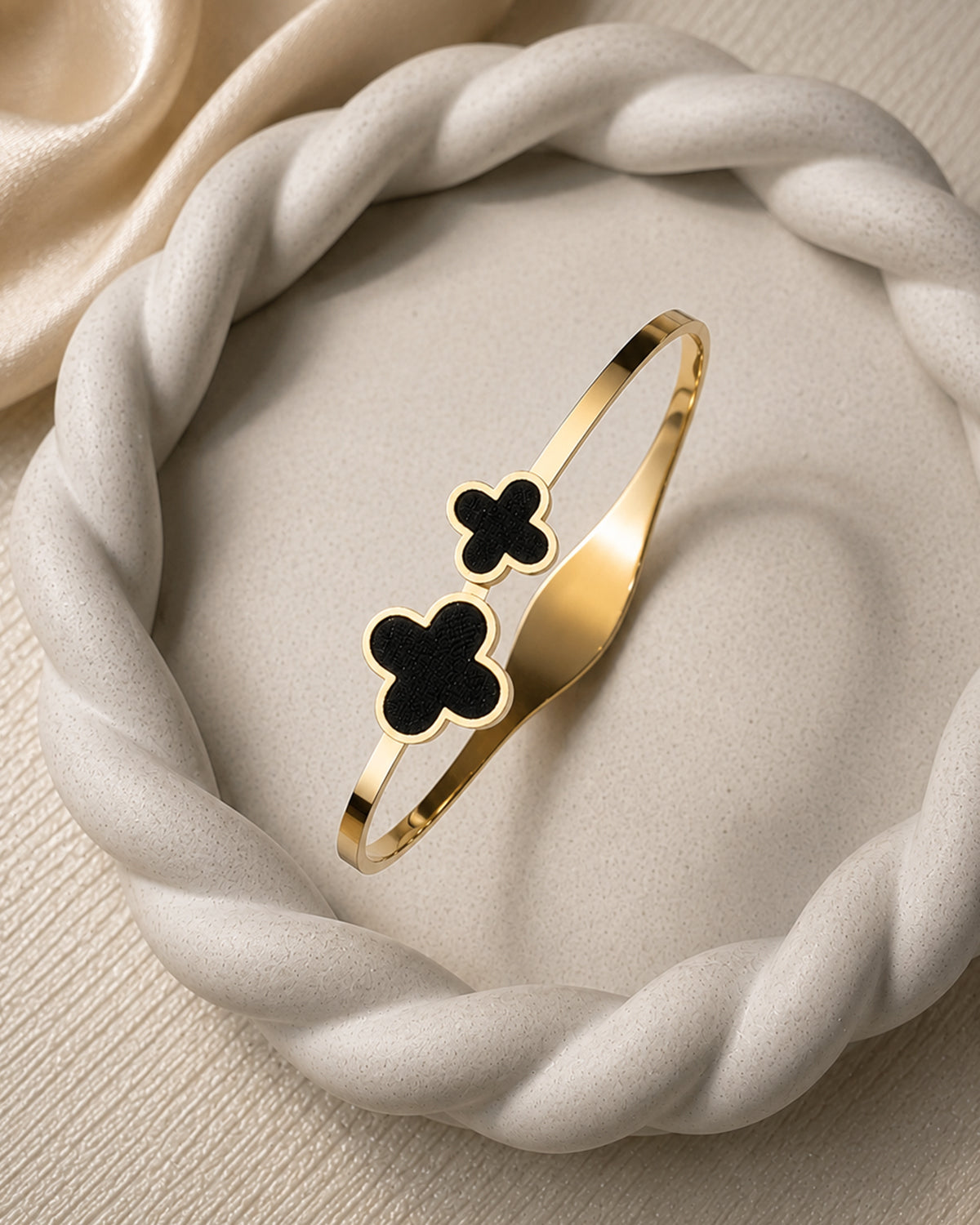 Golden Clove bracelet band