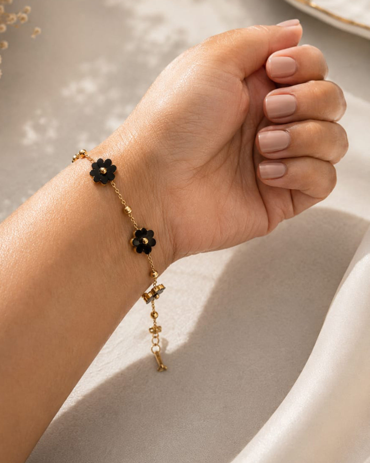 Black flower bracelet chain